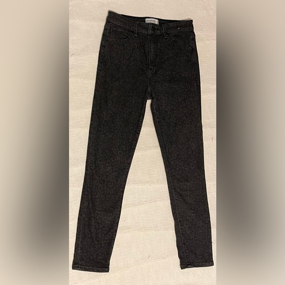 Abercrombie Black & Grey Cheetah Print High Rise Super Skinny Ankle Jeans size 4 - Picture 1 of 6